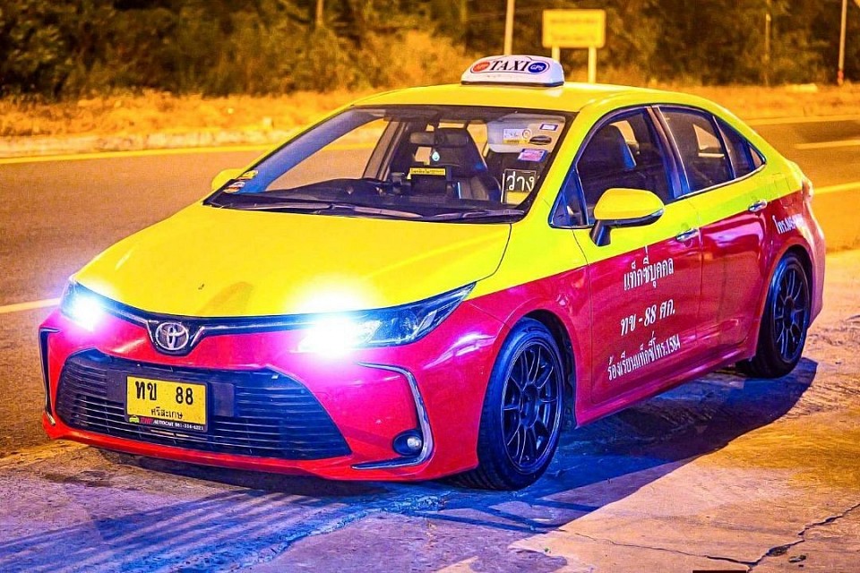 บริการแท็กซี่ 24 ชั่วโมง