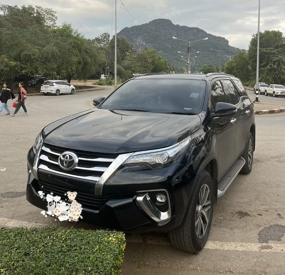 รถใหญ่ 7 ที่นั่ง